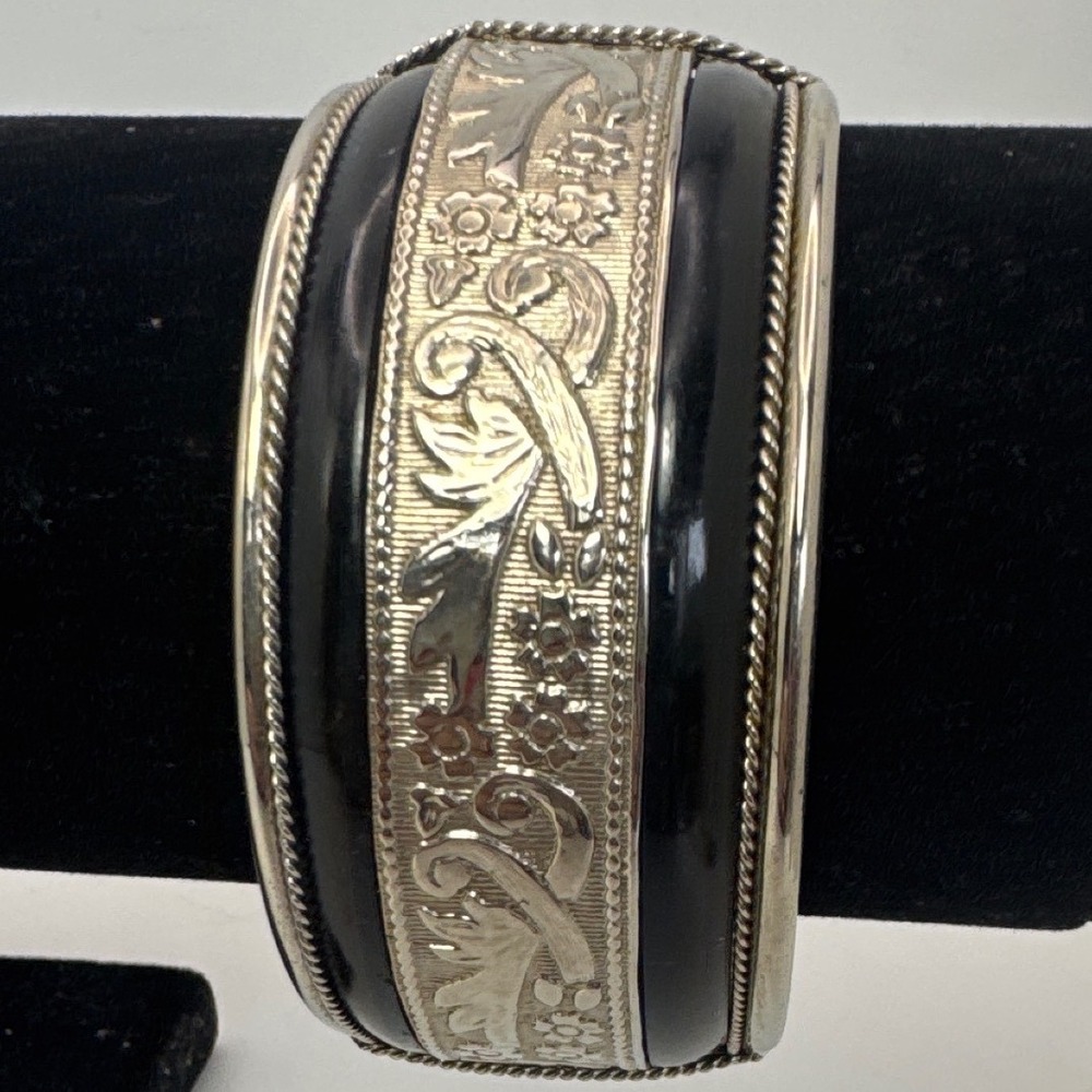Vintage Silver Tone Black Inlay Floral Scroll Hinged Cuff Bracelet‎ Statement